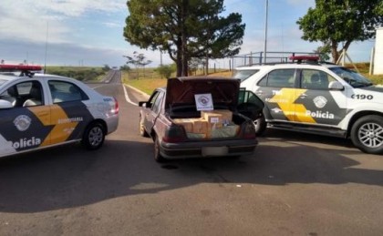 Mercadorias do Paraguai estavam em um carro abordado em Presidente Venceslau (Foto: Polcia Militar Rodoviria/Divulgao)