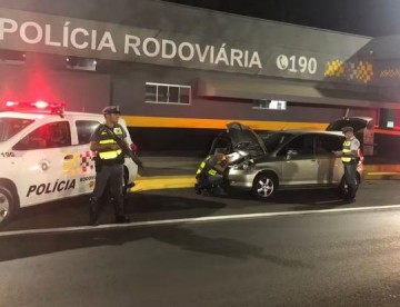 Sem chaves e com 'liga��o direta', homem � preso por recepta��o de carro na Rodovia Raposo Tavares, em Presidente Prudente