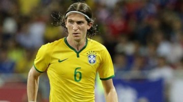 Filipe Lu�s fica livre no mercado e quer jogar no Corinthians