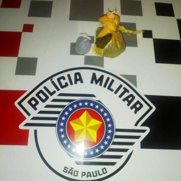 Pol�cia Militar prende homem por tr�fico de maconha em Osvaldo Cruz