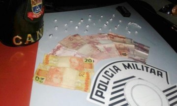 Pol�cia prende homem por tr�fico na Vila Santa Helena