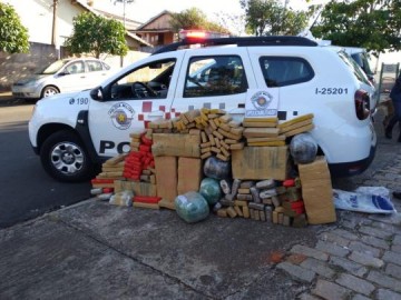 Pol�cia militar de Pacaembu apreende grande quantidade de droga e carro furtado