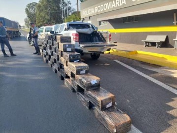 Opera��o conjunta apreende caminhonete carregada com carga de quase 1 tonelada de maconha em Pirapozinho