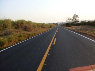 Obras na vicinal Luc�lia/Adamantina s�o retomadas