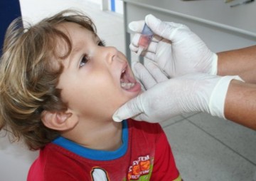 Campanha de vacina��o contra paralisia infantil come�a neste s�bado