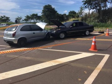 Acidente mata uma pessoa e deixa outras cinco feridas na Rodovia Comandante Jo�o Ribeiro de Barros