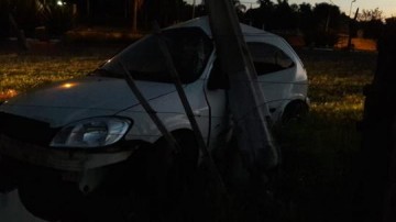 Motorista perde o controle e atinge poste em vicinal de Tup�