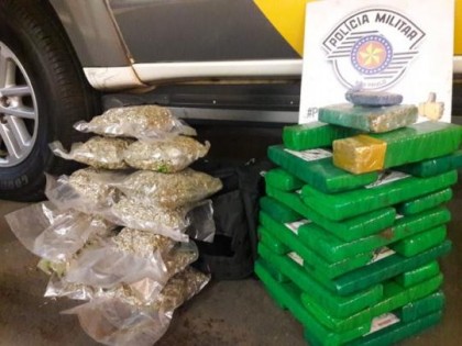 Drogas foram apreendidas em Presidente Epit�cio (Foto: Pol�cia Rodovi�ria/Cedida)