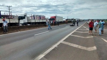 Caminhoneiros da regi�o podem parar na pr�xima sexta-feira