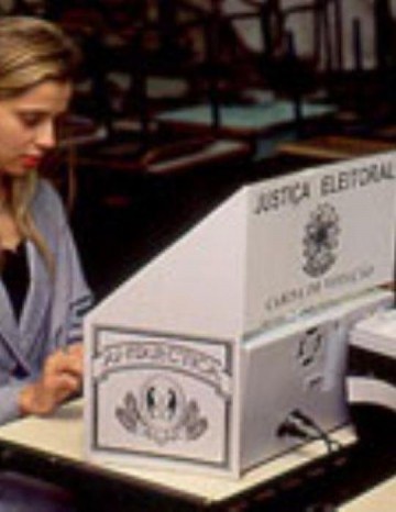 Elei��es 2010 exigem t�tulo de eleitor e documento com foto