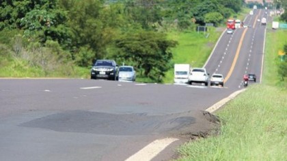 CNT avaliou o pavimento regular e a sinaliza��o boa da SP-294; trecho da rodovia pr�ximo a Dracena (Foto: Lucas Mello/Jornal Regional/Portal Regional)