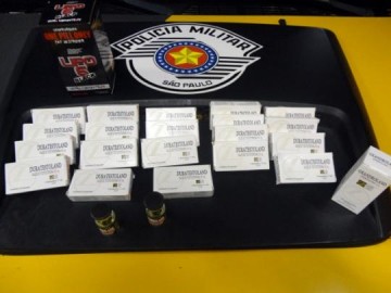 Pol�cia apreende caixas e ampolas de anabolizantes contrabandeados