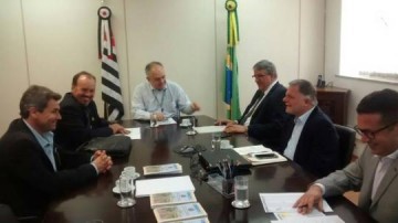 Presidente da Amnap se re�ne na capital por duplica��o na SP-294