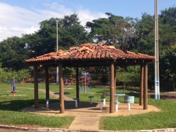 O vandalismo que destr�i parques e espa�os p�blicos de OC