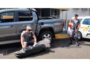 Com criana de seis anos no carro, pai e filho so presos por transportar 48 kg de cocana em Presidente Prudente