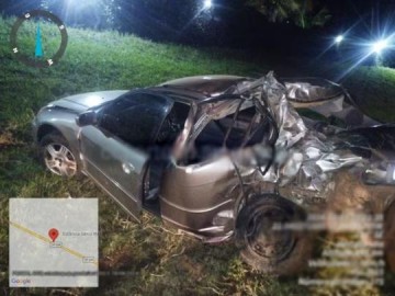 Mulher morre ap�s acidente entre carro e caminh�o na SP-294