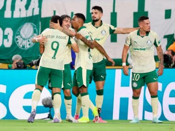 Abel Ferreira admite erro t�tico em empate do Palmeiras, mas valoriza rea��o da equipe