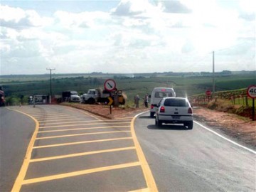 Nova rotat�ria na vicinal Tup�-Bastos exige aten��o redobrada