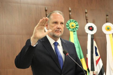 C�mara d� posse ao vereador Homero Massarente