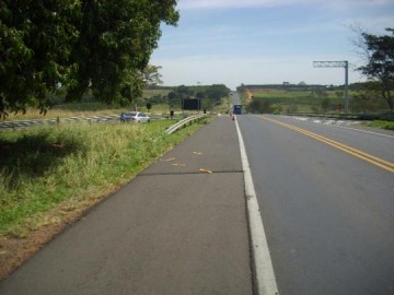 Batida frontal deixa v�tima grave em Parapu�