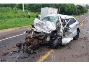 Professora morre em acidente na SP-294 em Pacaembu
