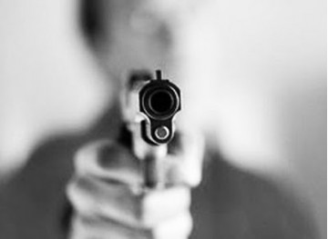 Bandidos fazem fam�lia ref�m durante assalto em Ara�atuba