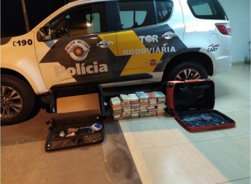 Pol�cia Rodovi�ria apreende mais de 50 kg de coca�na, em Presidente Venceslau