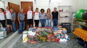 Fundo Social, Prefeitura e Studio Costa realizam Zumba Solidria e arrecadam 730kg de alimentos para o Asilo