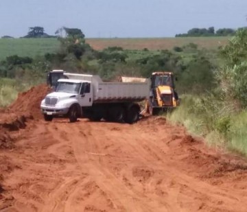 Prefeitura de Sagres recupera 5km da estrada do Odilon