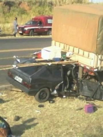 Tr�s pessoas morrem em acidente pr�ximo a Fl�rida Paulista