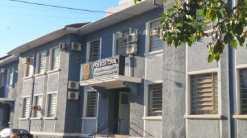 Cofre com dinheiro e j�ias somados em R$210 mil � furtado em condom�nio de luxo, em Presidente Prudente