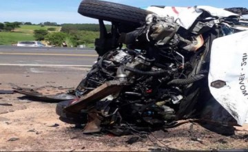 Acidente com quatro ve�culos � registrado na SP-294 em Irapuru