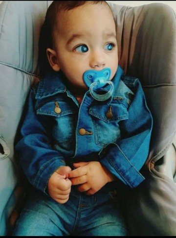 Fam�lia faz apelo por ajuda a menino de OC que nasceu com catarata cong�nita