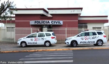 Criminoso invade casa, faz mulher e crian�a ref�ns por duas horas e foge em Bastos