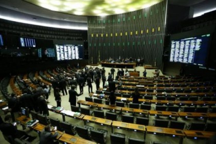 Spb protestos, texto foi aprovado por 231 a favor, 188 contra e 8 abstenes.Marcelo Camargo/Agncia Brasil