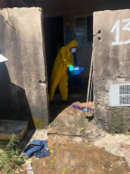 Prefeitura e Defesa Civil realizam descontamina��o em casa de Vila Esperan�a ap�s morte por tuberculose