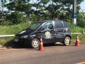 V�DEO: Carro da Prefeitura de Salmour�o se envolve em acidente com caminh�o em OC
