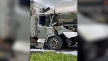Motorista morre em acidente entre dois caminh�es e caminhonete em Guararapes