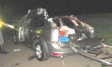 Cavalo na pista causa morte de tr�s pessoas na Jo�o Ribeiro de Barros