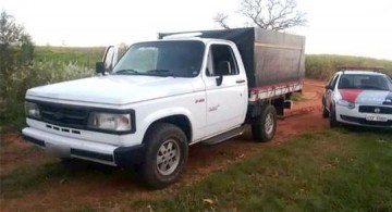 Caminhonete D20 furtada em Bastos � encontrada em canavial de Parapu�