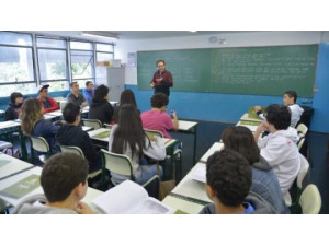 Piso do magist�rio tem reajuste de 5,4% e vai a R$ 5,1 mil em 2026