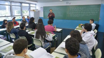 Piso do magist�rio tem reajuste de 5,4% e vai a R$ 5,1 mil em 2026
