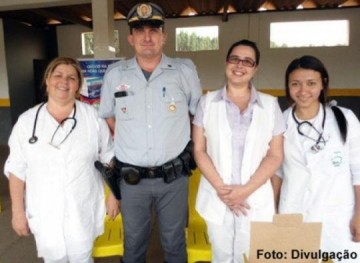 Pol�cia Rodovi�ria realiza a��o com caminhoneiros