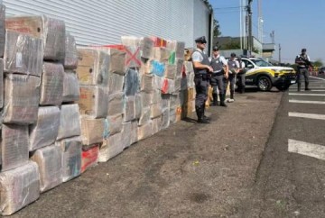 Motorista � preso com quase cinco toneladas de maconha na Raposo Tavares