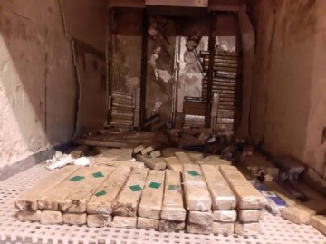 Mais de 250 kg de maconha s�o apreendidos pela Pol�cia Militar Rodovi�ria, em Presidente Prudente