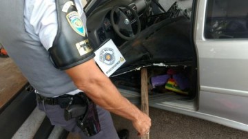 Pirapozinho: homem � preso em flagrante ao transportar quase 18 quilos de coca�na em fundo falso de carro