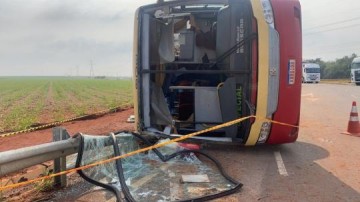 Acidente grave envolvendo �nibus resulta em v�tima fatal