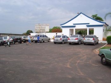 Desconhecidos violam sepultura no cemit�rio de Bastos