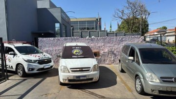 ADAMANTINA: Homens s�o presos por contrabandear cigarros