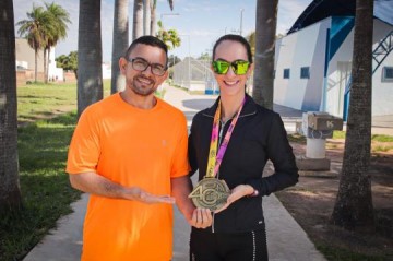 V�DEO: Da dan�a aos 42 km: a jornada de supera��o da fisioterapeuta J�ssica Conti na Maratona de Porto Alegre